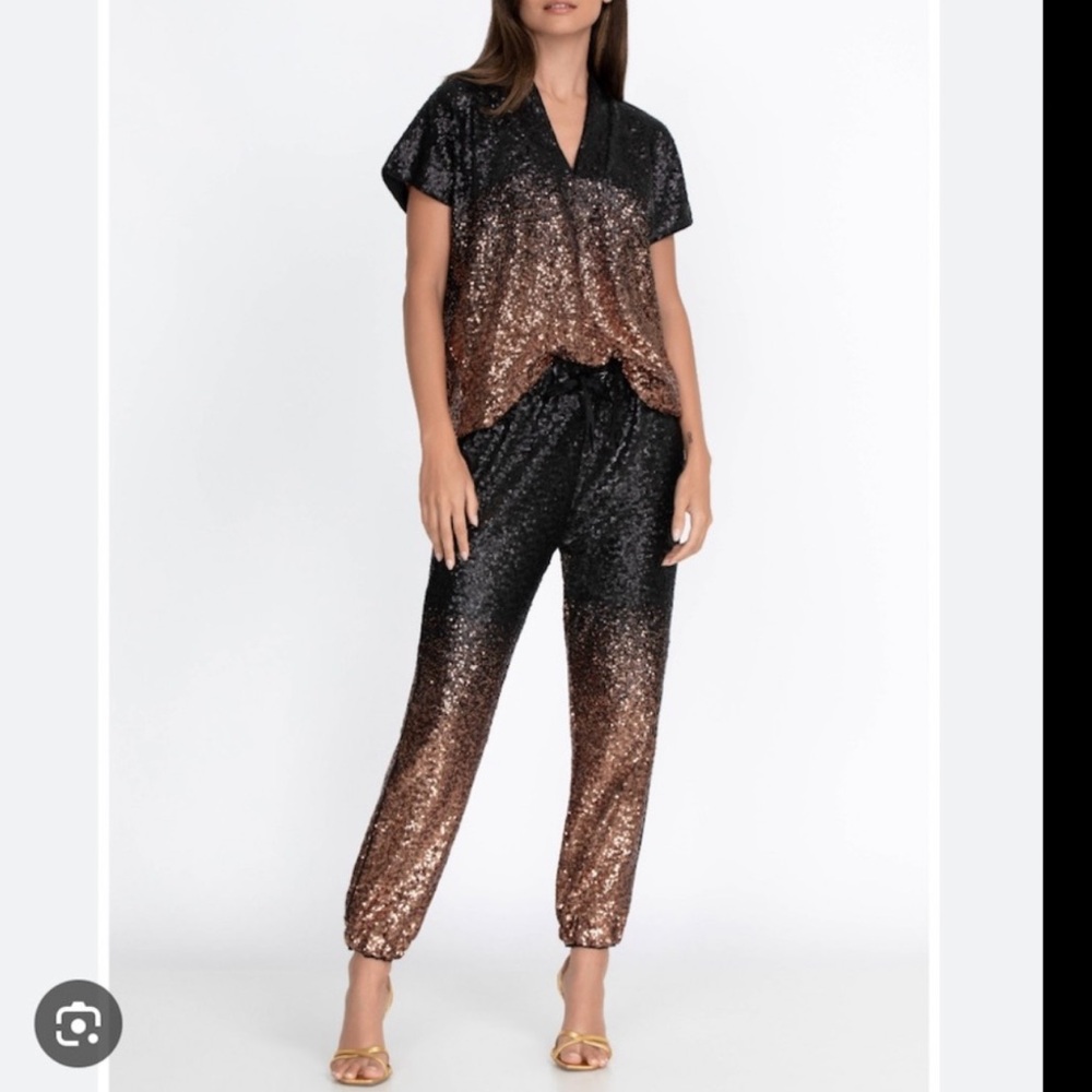 NWT Johnny was sequin jogger medium